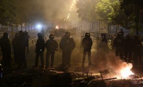 Cerca de mil pessoas detidas em quarta noite de violência em França