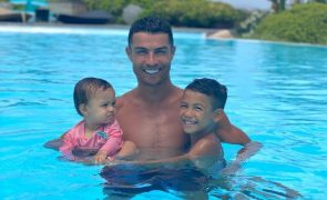 Cristiano Ronaldo Faz as delícias dos fãs ao mostrar foto com os filhos: 