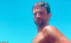 Diogo Amaral Hilariante! Ator imita Jessica Athayde e desfila à beira da piscina