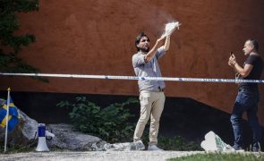 Suécia condena queima de alcorão perto de mesquita classificando ato como islamofobia