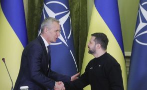 Stoltenberg e Zelensky falaram sobre cimeira e contraofensiva ucraniana