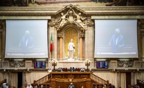 Debates quinzenais com primeiro-ministro vão regressar com número máximo de réplicas