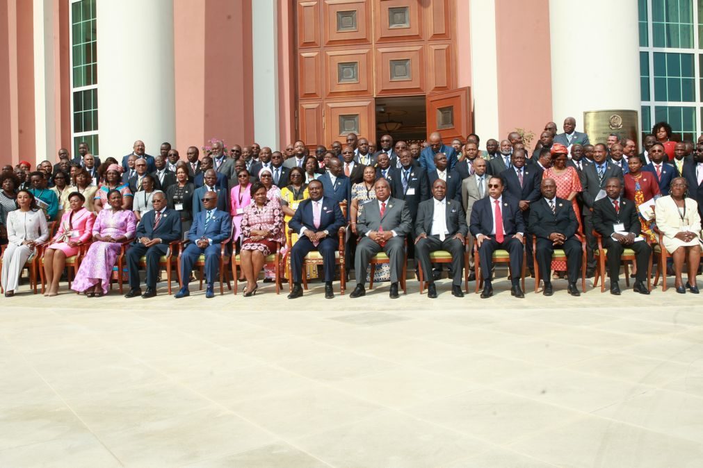Parlamento angolano reúne-se para autorizar Presidente da República a alterar pauta aduaneira
