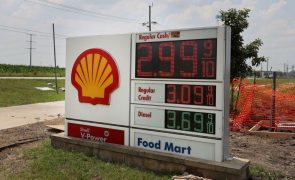 Shell considera irresponsável reduzir petróleo porque renováveis não avançam