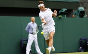 Casper Ruud afastado na segunda ronda de Wimbledon por Liam Broady