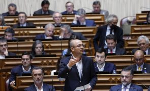IL quer explicações sobre contratação de médicos de Cuba