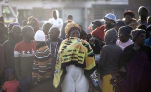 Pelo menos 10 moçambicanos mortos e quatro internados por fuga de gás na África do Sul