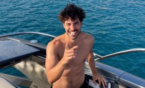 José Condessa Noites loucas em Ibiza com companhia especial