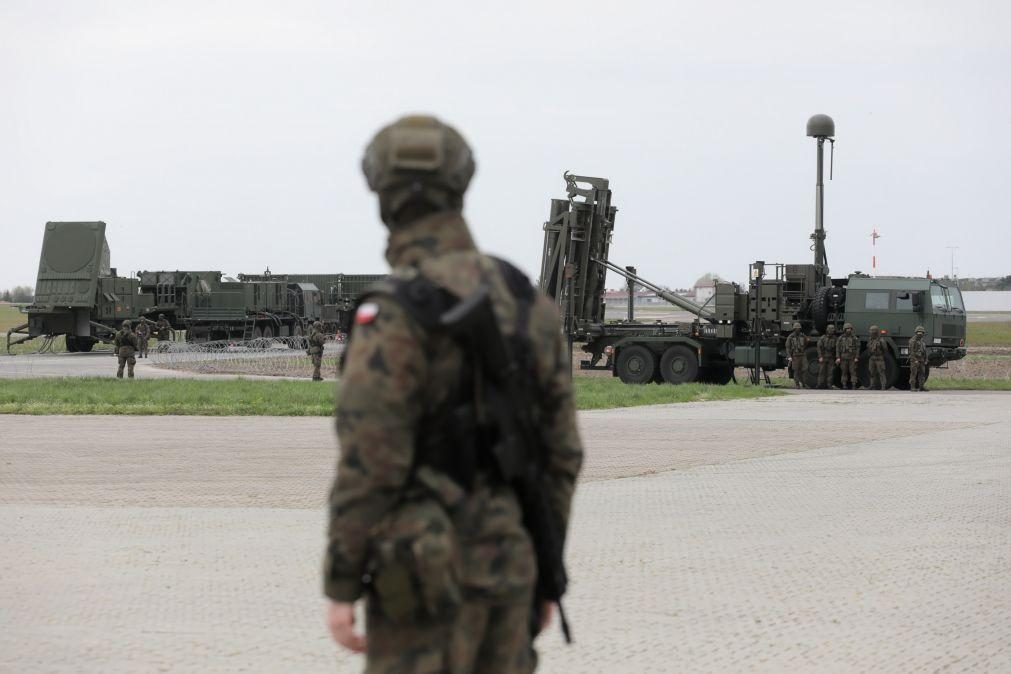 Polónia envia mais 1.000 militares para fronteira com Bielorrússia