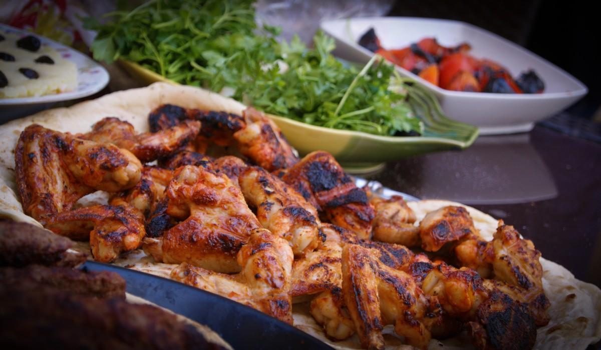 Cozinhar - Este é o motivo pelo qual não deve lavar o frango antes de cozinhar