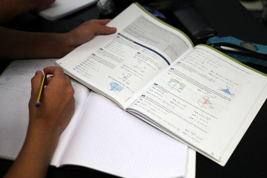 Alunos do 9.º ano pioram a Matemática e melhoram a Português