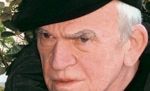 Escritor checo Milan Kundera morreu hoje aos 94 anos