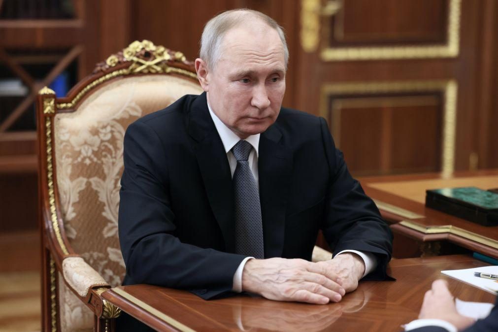 Putin alega que empresa de mercenários Wagner 