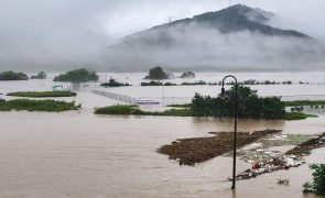 Dois mortos e milhares de deslocados devido às fortes chuvas na Coreia do Sul