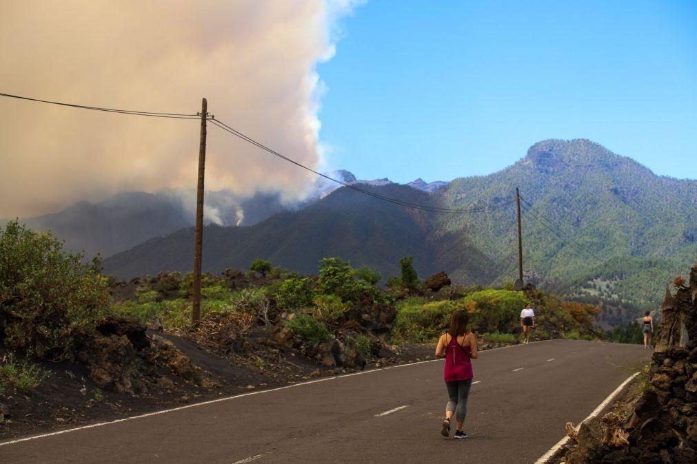 Incêncio na ilha espanhola de La Palma reativou-se durante a tarde