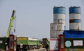 Praças financeiras asiáticas em queda após China publicar dados económicos