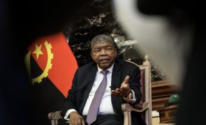 Presidente angolano incentiva setor privado 