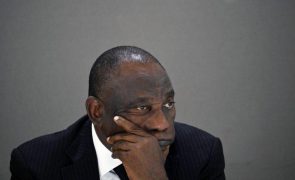 Justiça sul-africana ordena Presidente a divulgar declaração sobre detenção de Putin