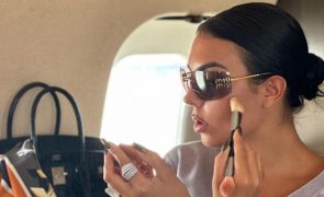 Georgina Rodriguez Acusada de se aproveitar da morte de Jane Birkin com mala