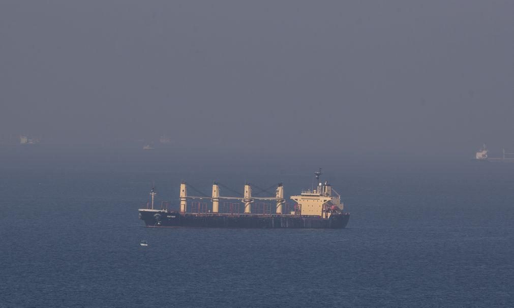 Rússia avisa que navios no Mar Negro são 