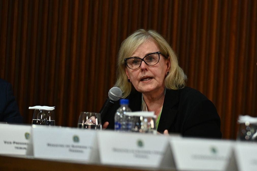 Brasil lança primeira Constituição traduzida para língua indígena