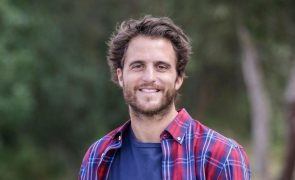 Tiago Teotónio Pereira 'Raptado' pelos amigos para a despedida de solteiro