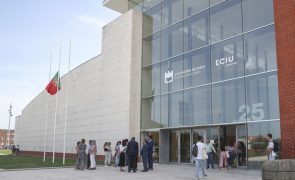 Universidade de Aveiro cria capacete para bicicleta ou trotinete que pode ser dobrado