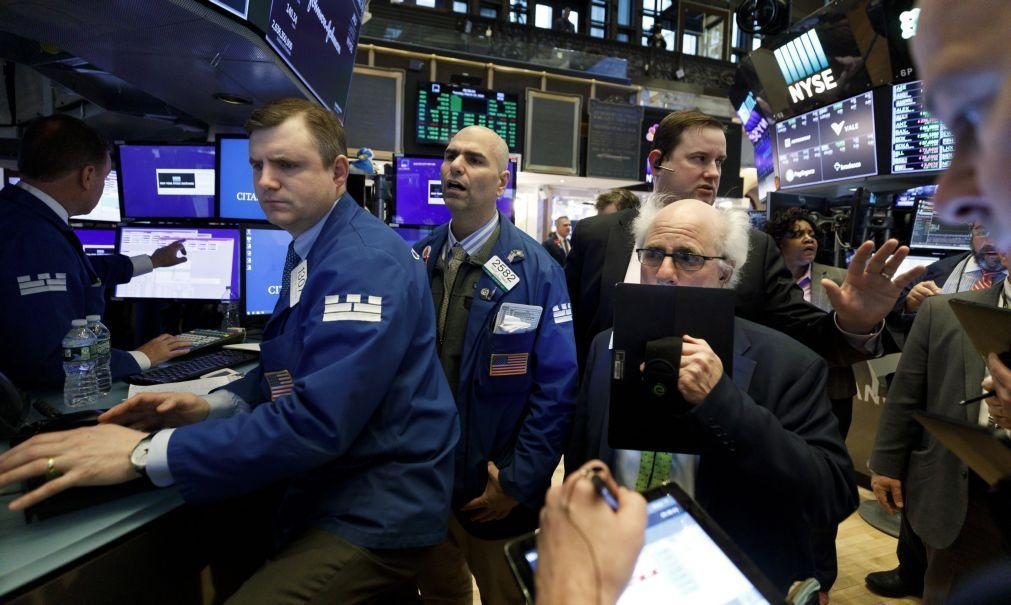 Wall Street hesita no início da sessão com Dow Jones a ceder 0,02%