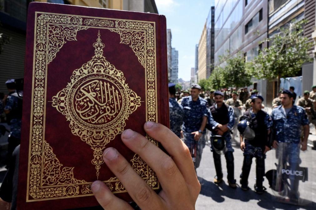Países islâmicos marcam reunião de urgência depois de profanação do Corão