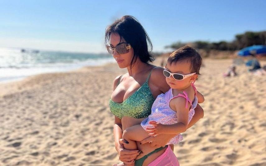 Bella Esmeralda Que estilo! Filha mais nova de Gio e Cristiano Ronaldo está mesmo crescida