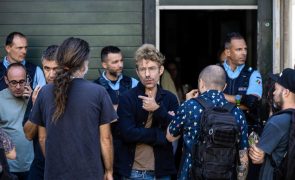 Músicos reuném-se em frente à Câmara do Porto para demonstrar importância do Stop