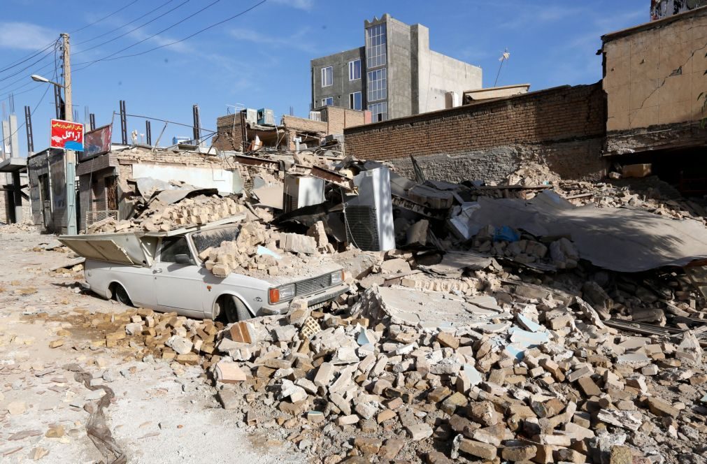 Novo balanço do sismo na fronteira Irão-Iraque dá conta de mais de 400 mortos