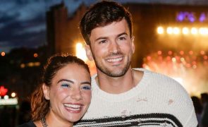 David Carreira Partilha foto ternurenta com o filho e Carolina Carvalho Reage