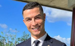 Cristiano Ronaldo Emocionante! Craque abraça menino em lágrimas