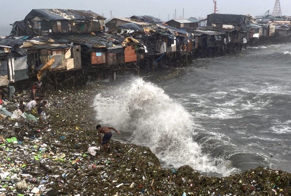 Seis mortos nas Filipinas à passagem do tufão Doksuri a perder força a caminho do sudeste da China