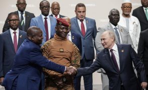 Rússia estuda propostas africanas para saída para a guerra