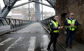 Tabuleiro inferior da Ponte Luiz I deve abrir ao trânsito noturno em setembro