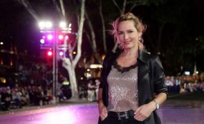 Fernanda Serrano Corpo de sonho! Atriz deslumbra de biquíni em destino paradisíaco