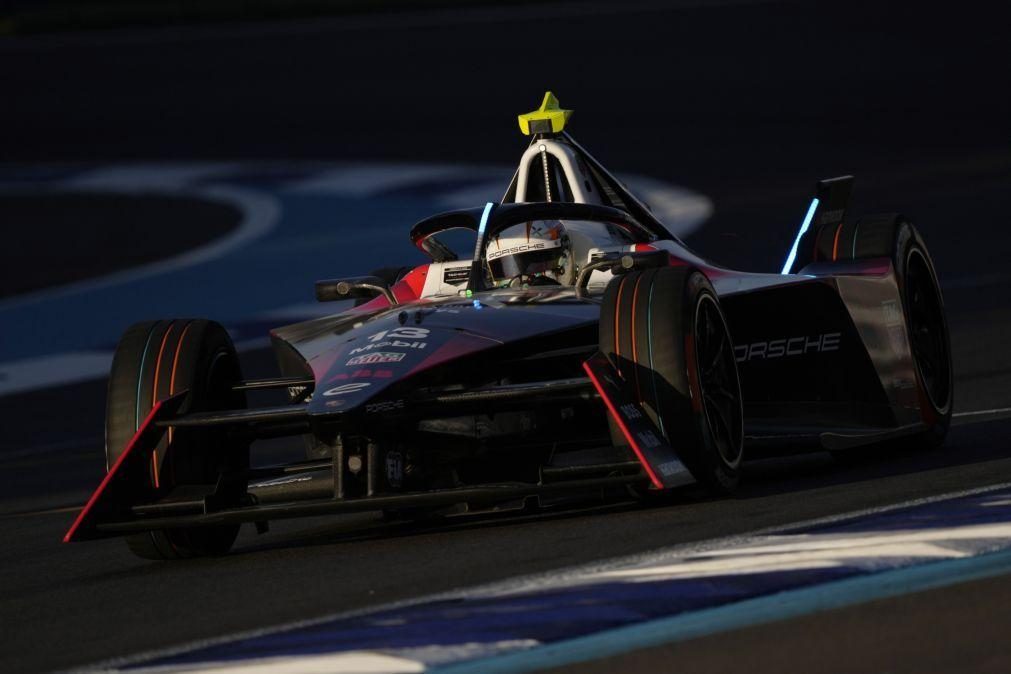 Félix da Costa fecha Mundial de Fórmula E em nono mas protesta corrida