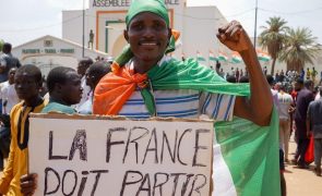 França prepara retirada dos seus cidadãos do Níger