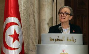 Presidente da Tunísia demite primeira-ministra e anuncia sucessor