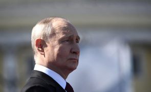 Putin pede a Erdogan apoio para exportar cereais russos