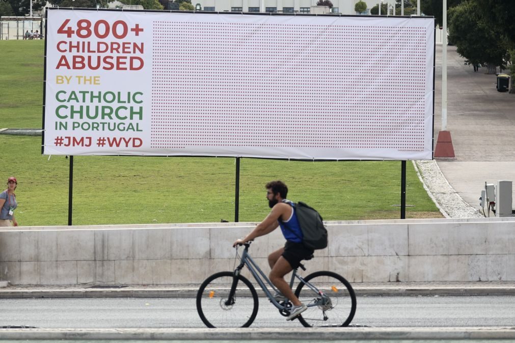 Chega diz que cartazes sobre abusos sexuais são um ataque da esquerda ao Papa