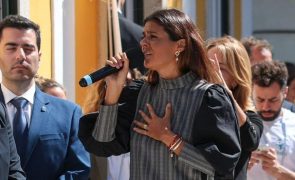 Cuca Roseta Canta para o Papa Francisco: 