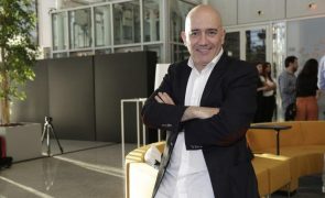 José Raposo Mete carreira em pausa: 