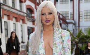 Filipa Torrinha Nunes Arrisca no topless e nem todos aplaudem: 