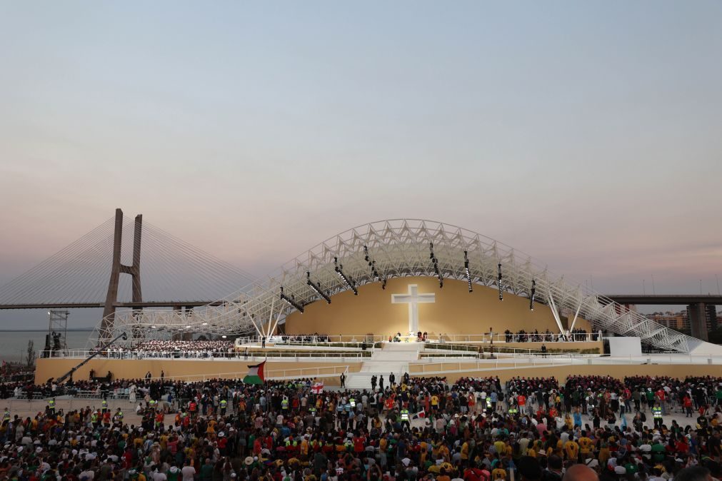 Um milhão e 500 mil pessoas no Parque Tejo para vigília com Papa