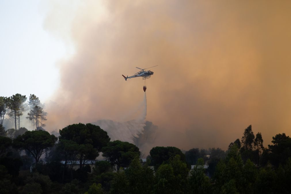 Fogo no Arrabal obriga ao corte da EN 113 entre Leiria e Ourém