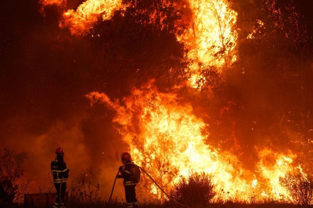 Fogo de Odemira atingiu 10 mil hectares e mantém duas frentes ativas