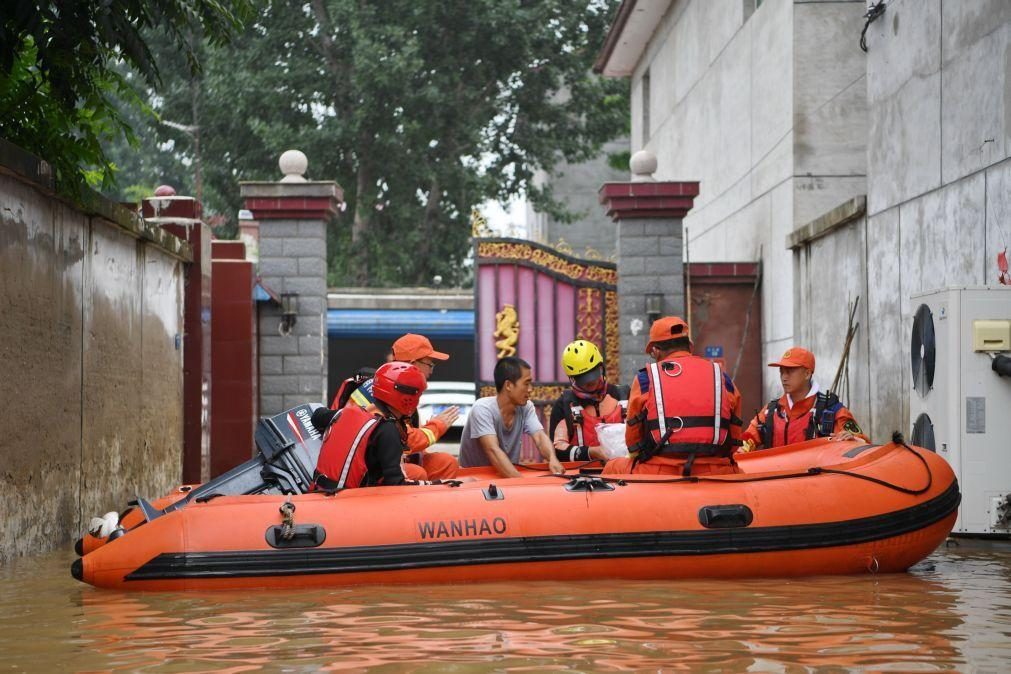 Cheias no sudoeste da China fazem pelo menos sete mortos